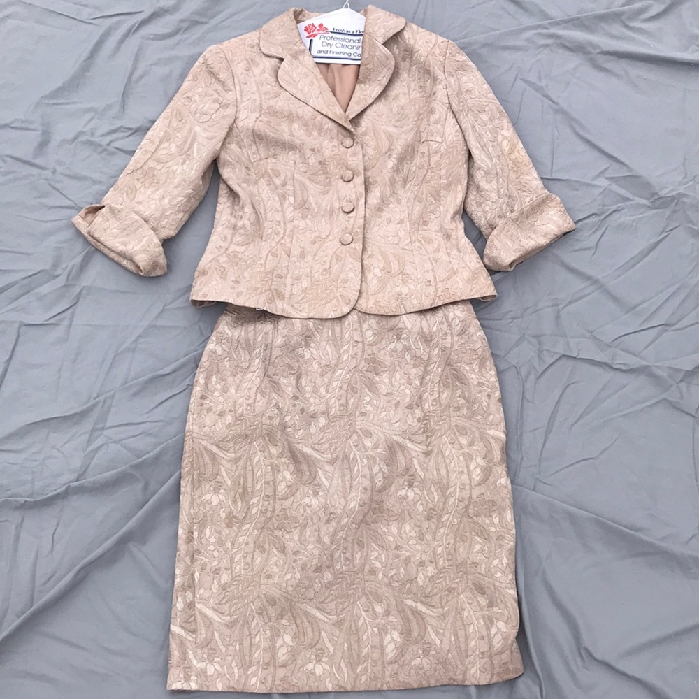 Size 10 Maggy London Suir